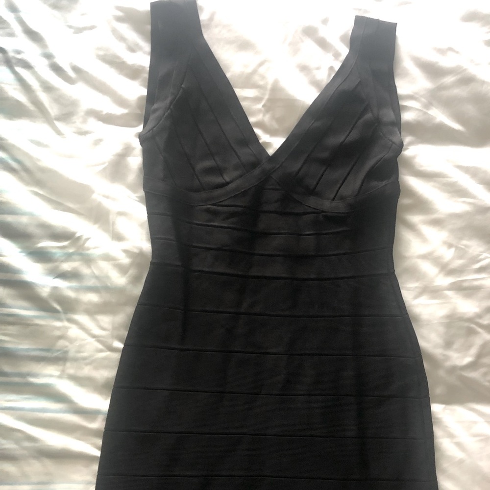 Classic Black V-Neck Bodycon Dress